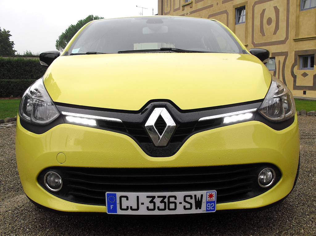 Renault Clio: Blick auf die Frontpartie ... 