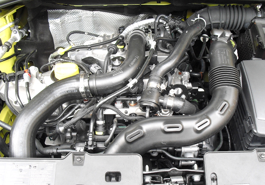 Renault Clio: Blick unter die Haube, hier beim neuen Dreizylinder-Turbobenziner. 