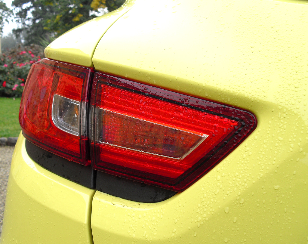 Renault Clio: Moderne Leuchteinheit hinten. 