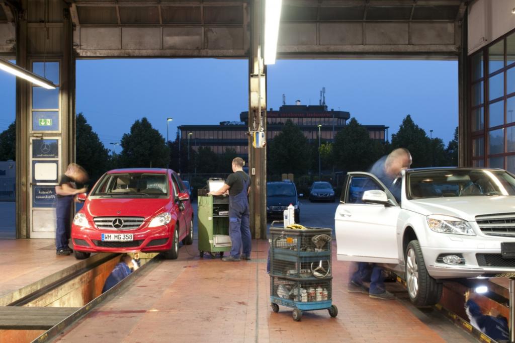 Serviceverhalten von Autofahrern - Mehrheit vertraut Vertragswerkstatt