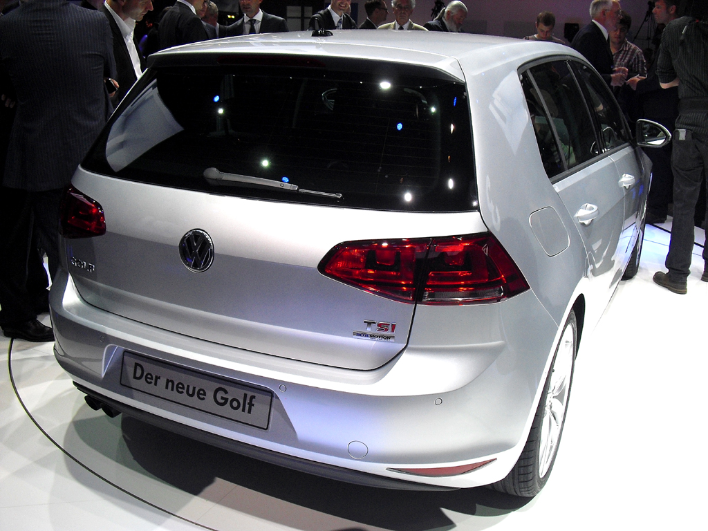 VW Golf: Heckansicht. 