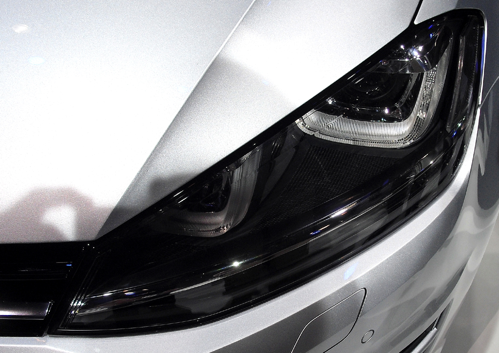 VW Golf: Moderne Leuchteinheit vorn. 