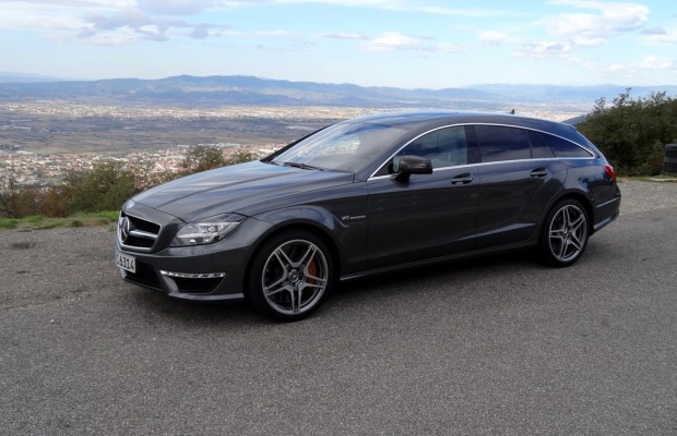Zum Start des Shooting Brake ein AMG 