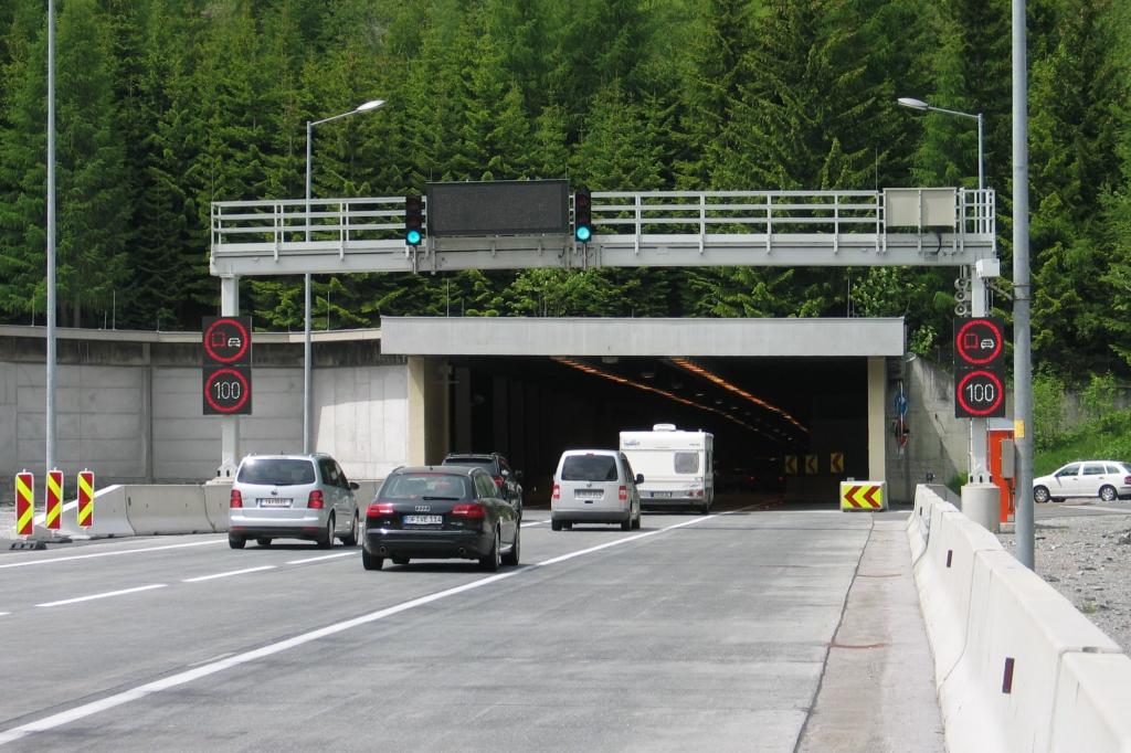 ADAC-Tunneltest - Sichere Röhren