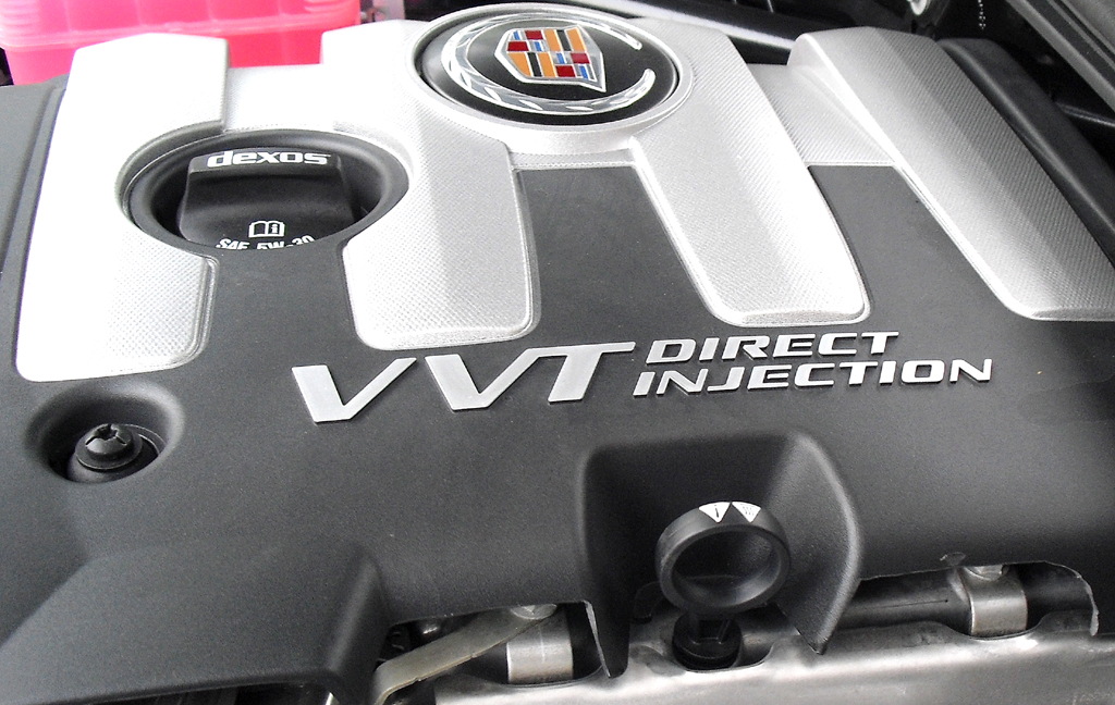 Cadillac ATS: Blick auf den 2,0-Liter-Vierzylinder-Benziner mit 203/276 kW/PS. 