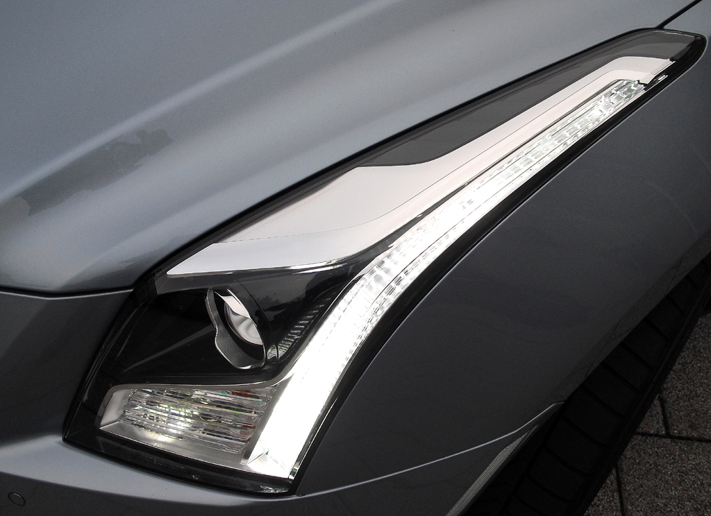 Cadillac ATS: Moderne Leuchteinheit vorn. 