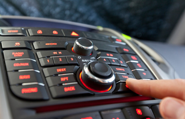 DVR sieht Ablenkungsgefahr für Online-Autofahrer