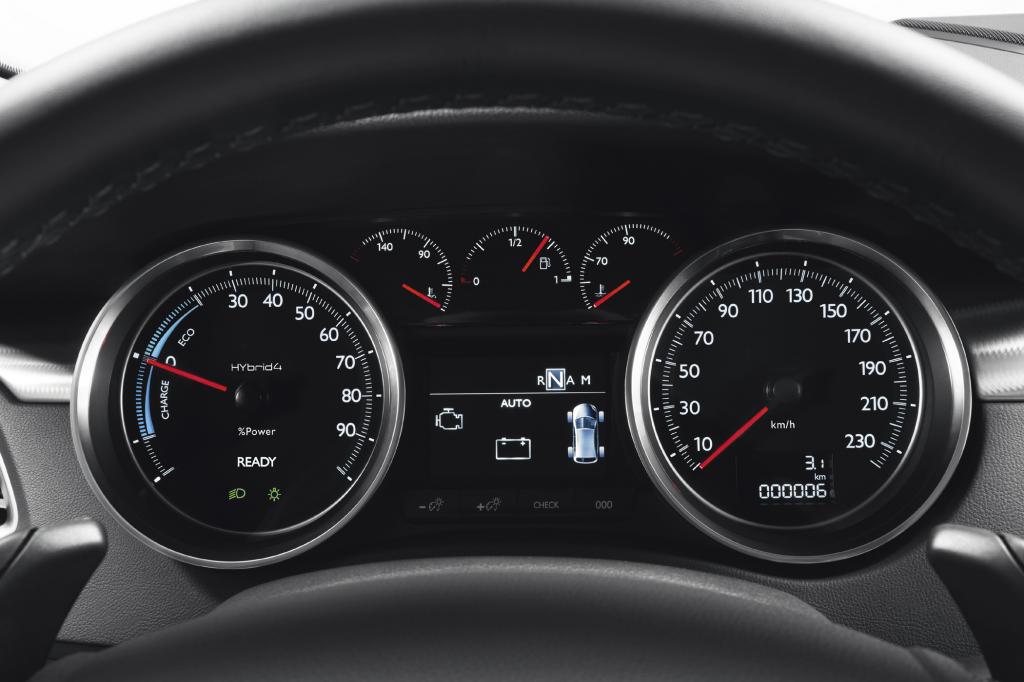 Das Fahren unter Strom und im Hybridmodus ist gewöhnungsbedürftig