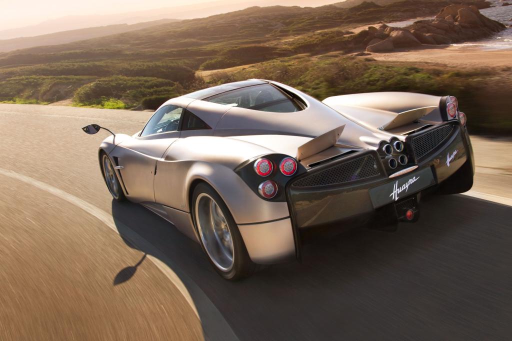 Denn kein anderer Sportwagen ist bei Design, Technik und Fahrleistungen spektakulärer als der Pagani Huayra