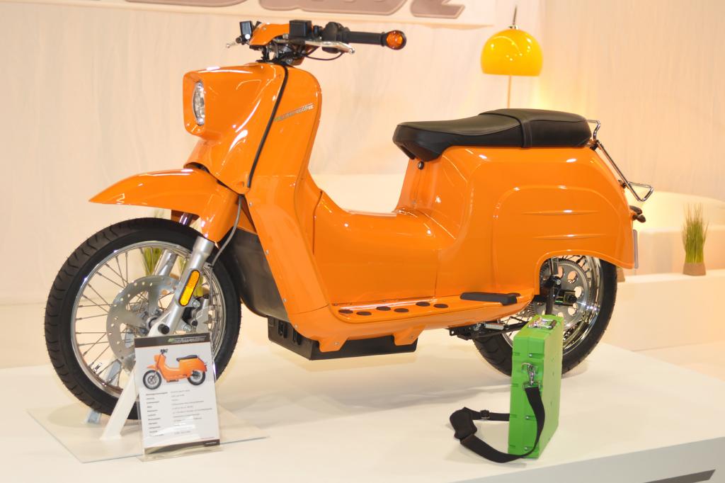 Elektromotorräder auf der Intermot 2012 - Lautlos Spaß haben