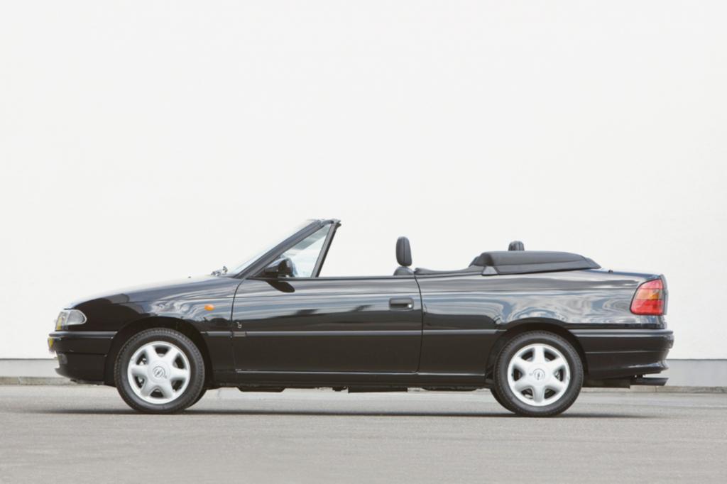Frischen Wind in die Klasse der kompakten Cabriolets brachte der Opel Astra.