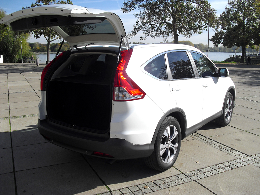 Honda CR-V: Ins Gepäckabteil passen stattliche 589 bis 1669 Liter hinein. 