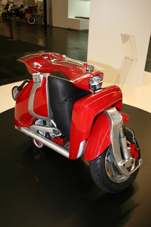 Intermot 2012: E-Roller zum Zusammenklappen