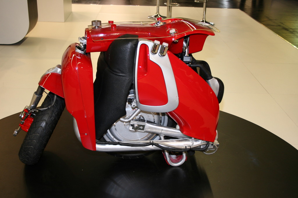 Intermot 2012: E-Roller zum Zusammenklappen