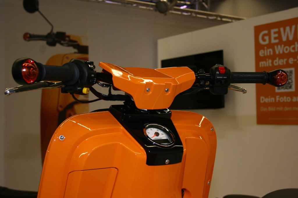 Intermot 2012: Im Frühjahr soll es mit der E-Schwalbe klappen