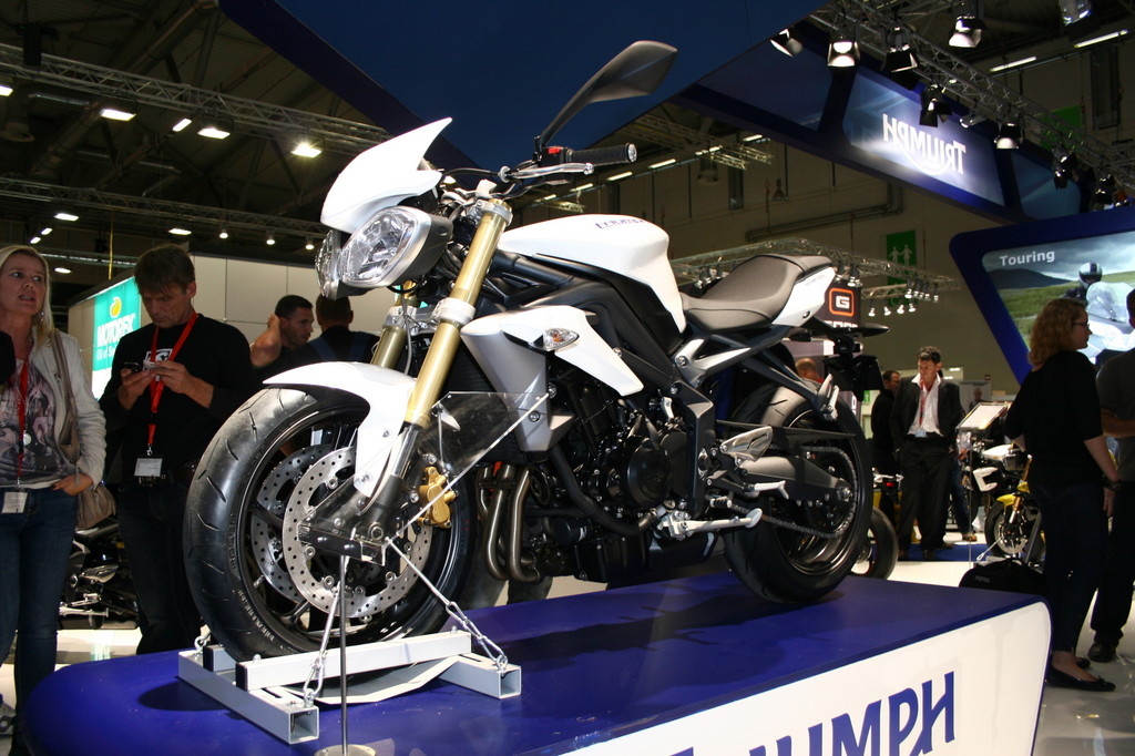 Intermot 2012: Triumph schärft die Street Triple