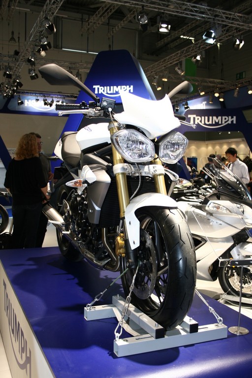 Intermot 2012: Triumph schärft die Street Triple