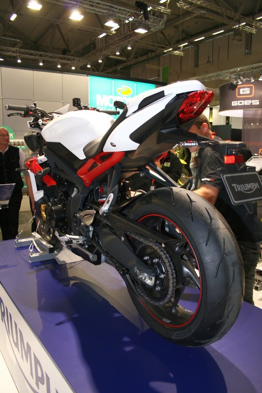Intermot 2012: Triumph schärft die Street Triple