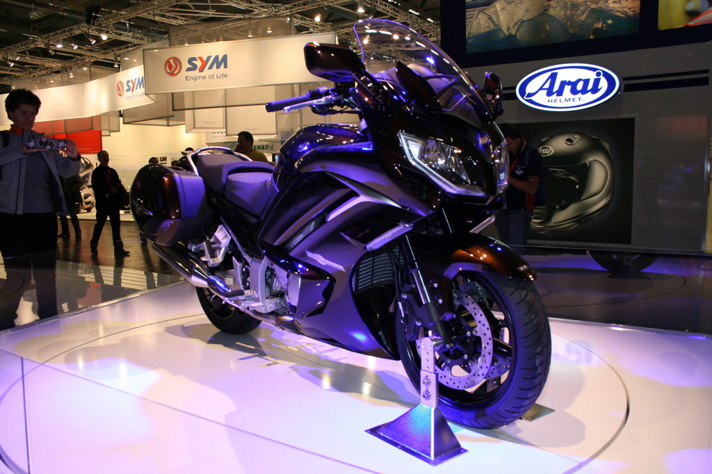 Intermot 2012: Yamaha FJR 1300 mit neuer Motor- und Fahrwerkstechnik