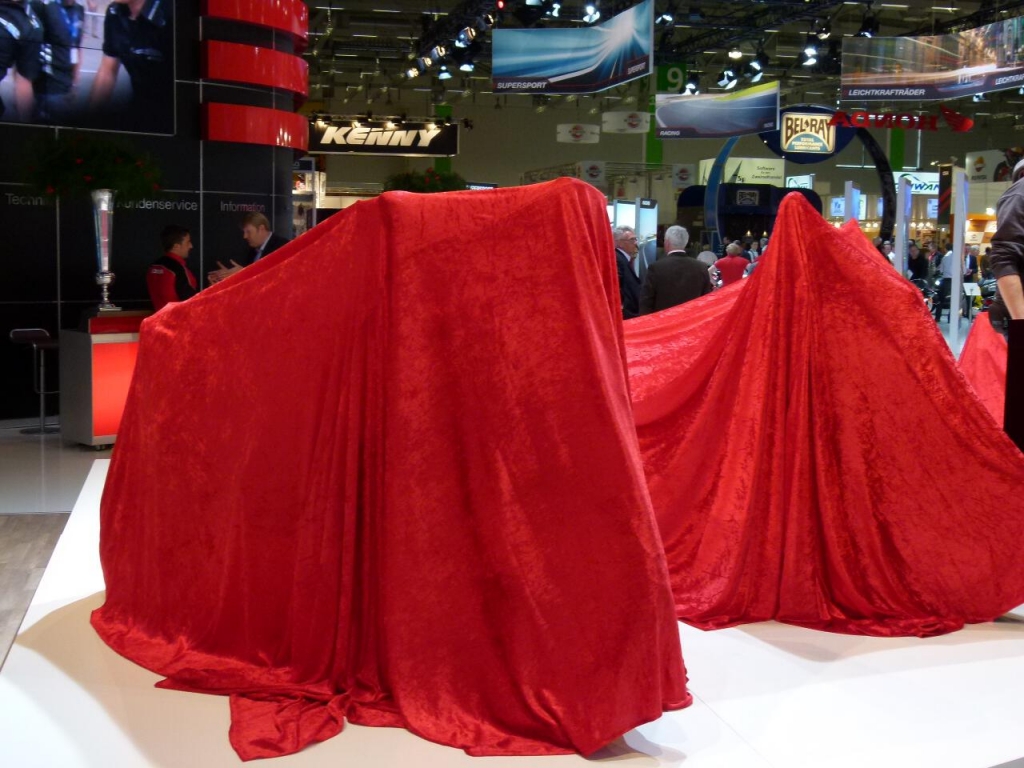 Intermot Köln 2012: Cruiser-Bikes und Renn-Boliden