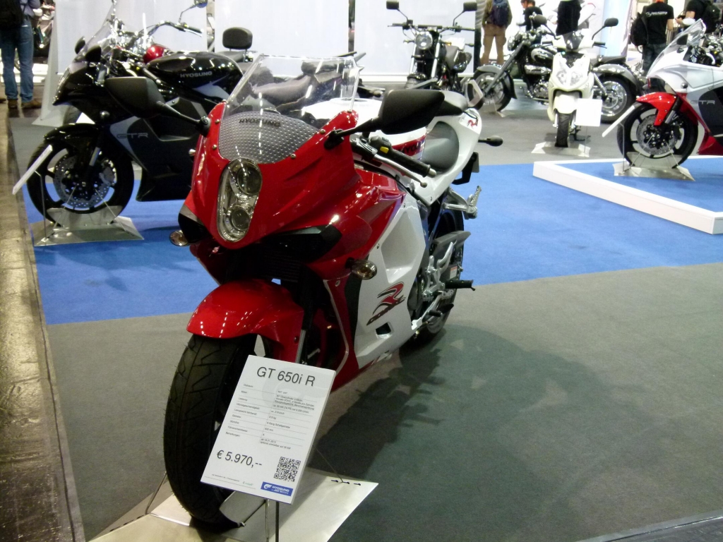 Intermot Köln 2012: Cruiser-Bikes und Renn-Boliden