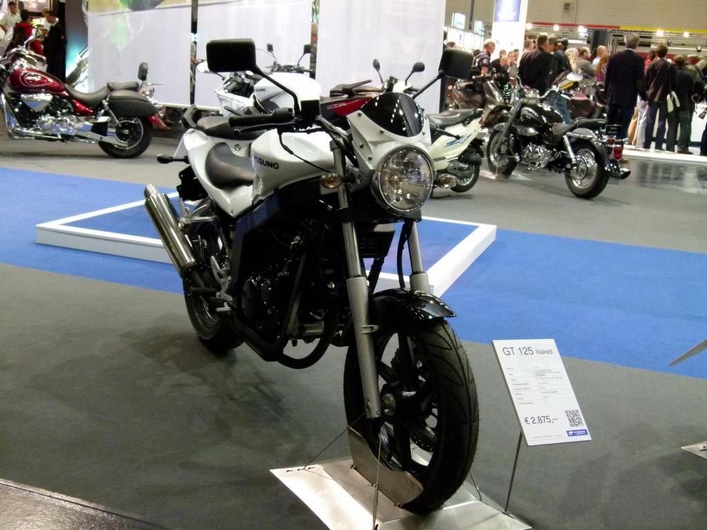 Intermot Köln 2012: Cruiser-Bikes und Renn-Boliden