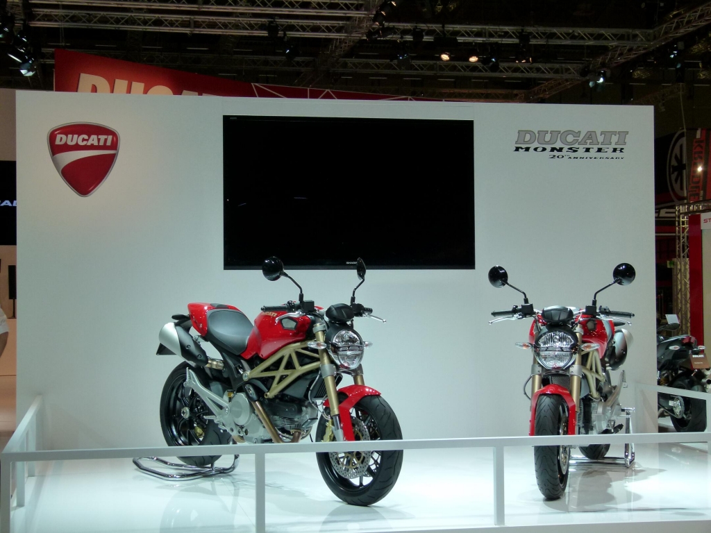 Intermot Köln 2012: Premierenfeuerwerk auf der Motorradmesse