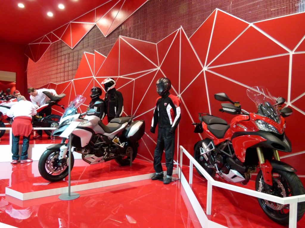 Intermot Köln 2012: Premierenfeuerwerk auf der Motorradmesse