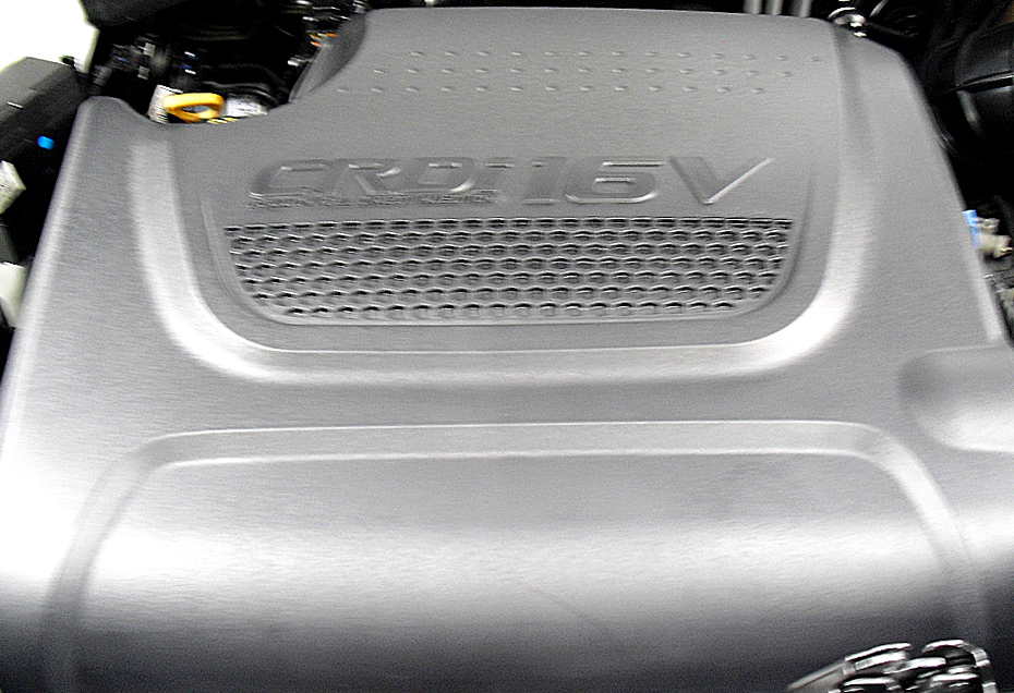 Kia Sorento: Blick unter die Haube, hier beim Turbodiesel. 