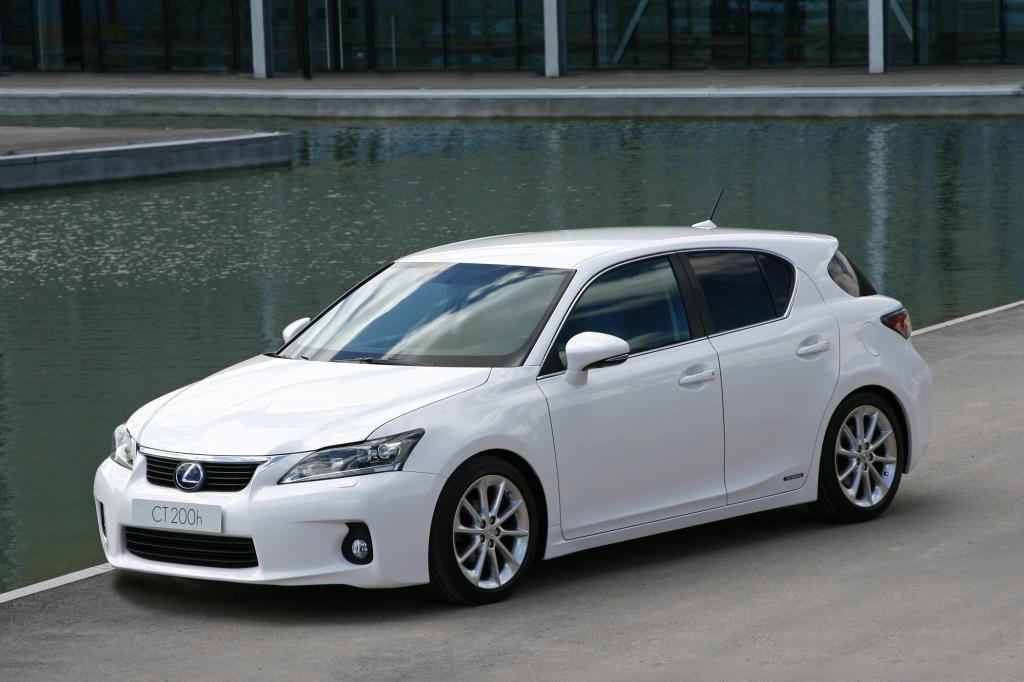 Lexus CT 200h - Verfeinert ins neue Modelljahr