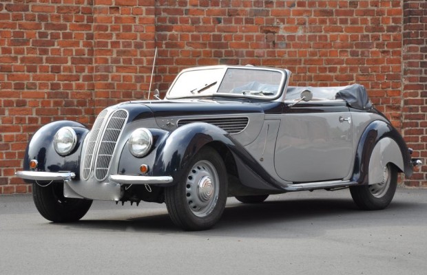 Oldtimer-Auktion in Frankfurt - Teures Blech unter dem Hammer
