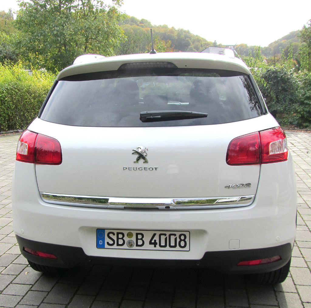 Peugeot 4008: Blick auf die Heckpartie. 