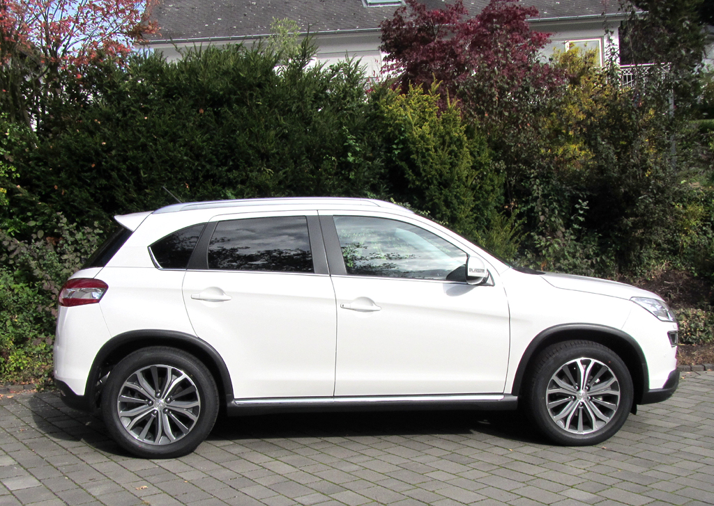 Peugeot 4008: Und so sieht das kompakte SUV-Modell von der Seite aus.