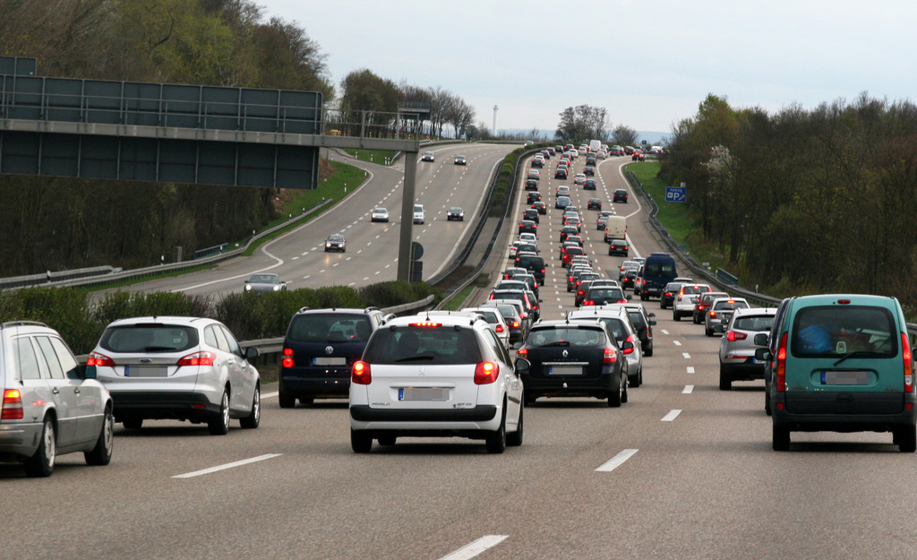 Stauprognose Ferienwechsel führt zu dichtem Reiseverkehr