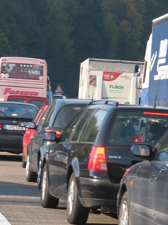 Stauprognose: Reger Verkehr auf Deutschlands Autobahnen