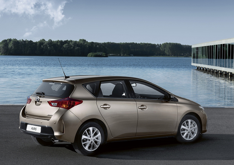 Toyota Auris: Seitenansicht. 