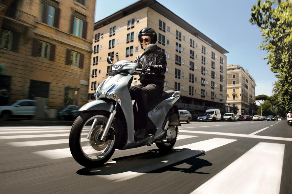 Tradition und Innovation bei Motorrollern