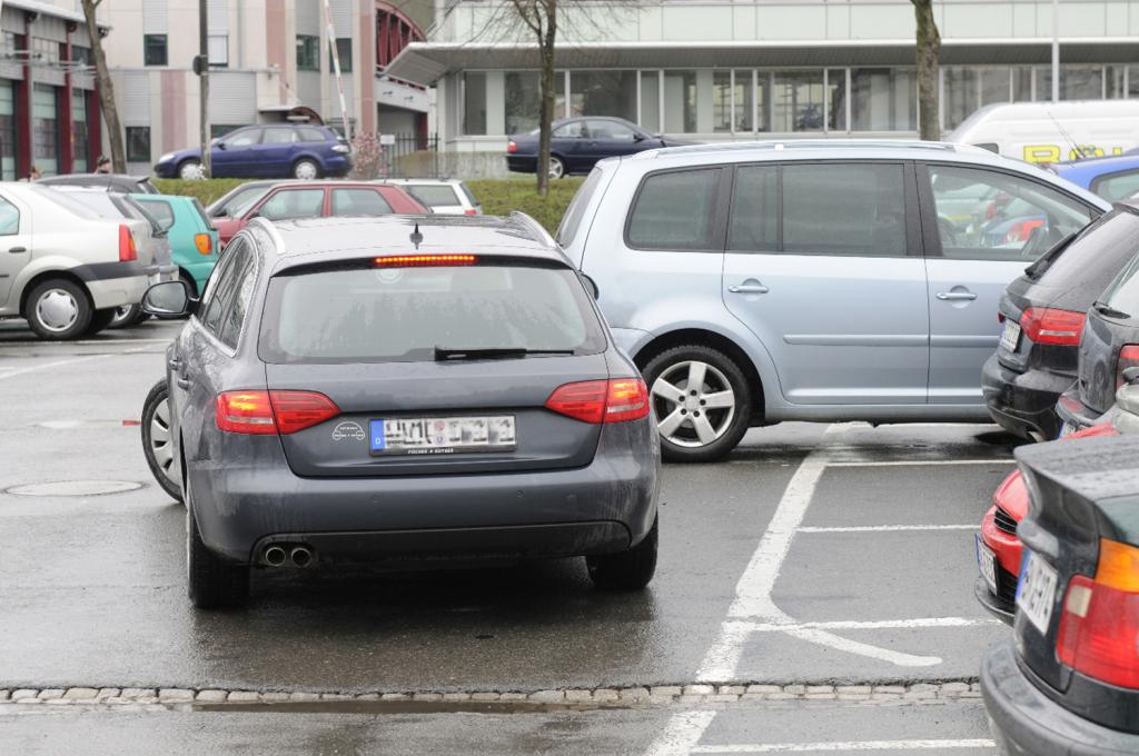 Unfall auf dem Parkplatz - Erhöhte Sorgfaltspflicht für alle