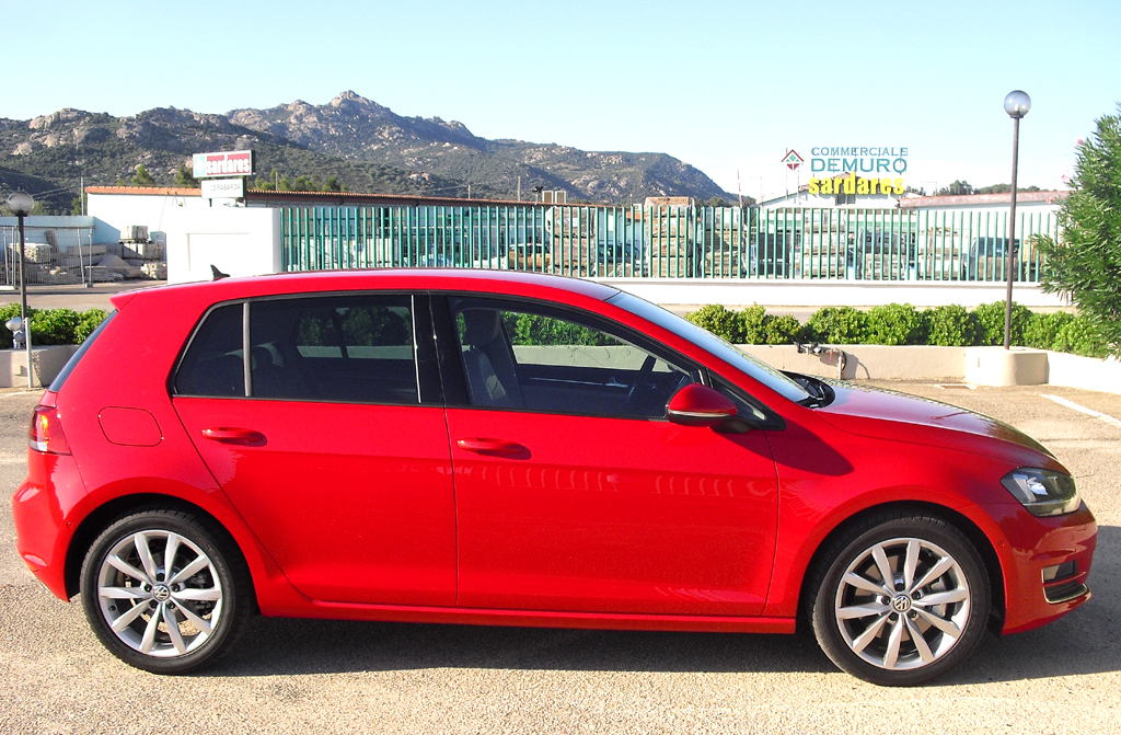 VW Golf: Und so sieht das Kompaktmodell, hier als Fünftürer, von der Seite aus.