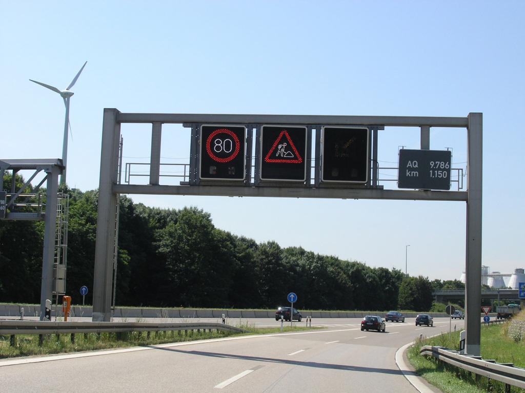 Verkehrszeichen: Dynamik erhöht Verkehrssicherheit