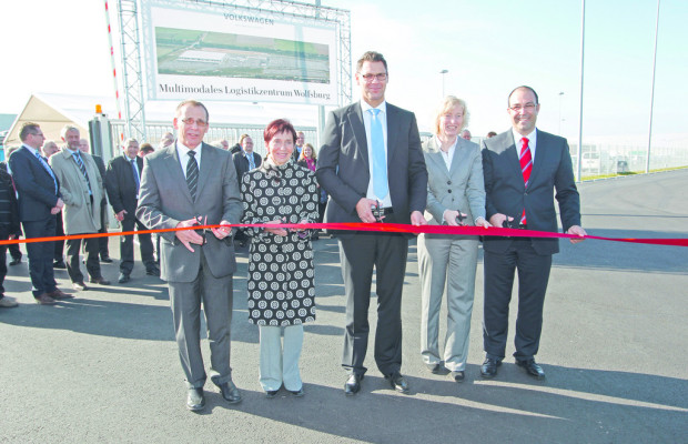 Volkswagen nimmt neues Logistikzentrum in Wolfsburg in Betrieb