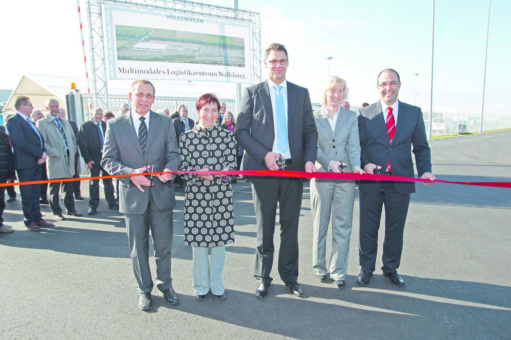 Volkswagen nimmt neues Logistikzentrum in Wolfsburg in Betrieb