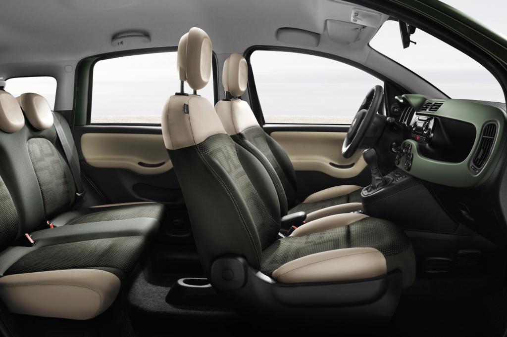 Zur Ausstattung zählt ein zweifarbiges Cockpit