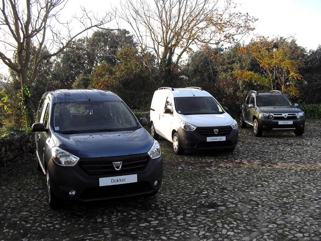 Aktuelle Dacia-Flotte mit (von links): Dokker, Dokker-Van, Duster sowie ... 