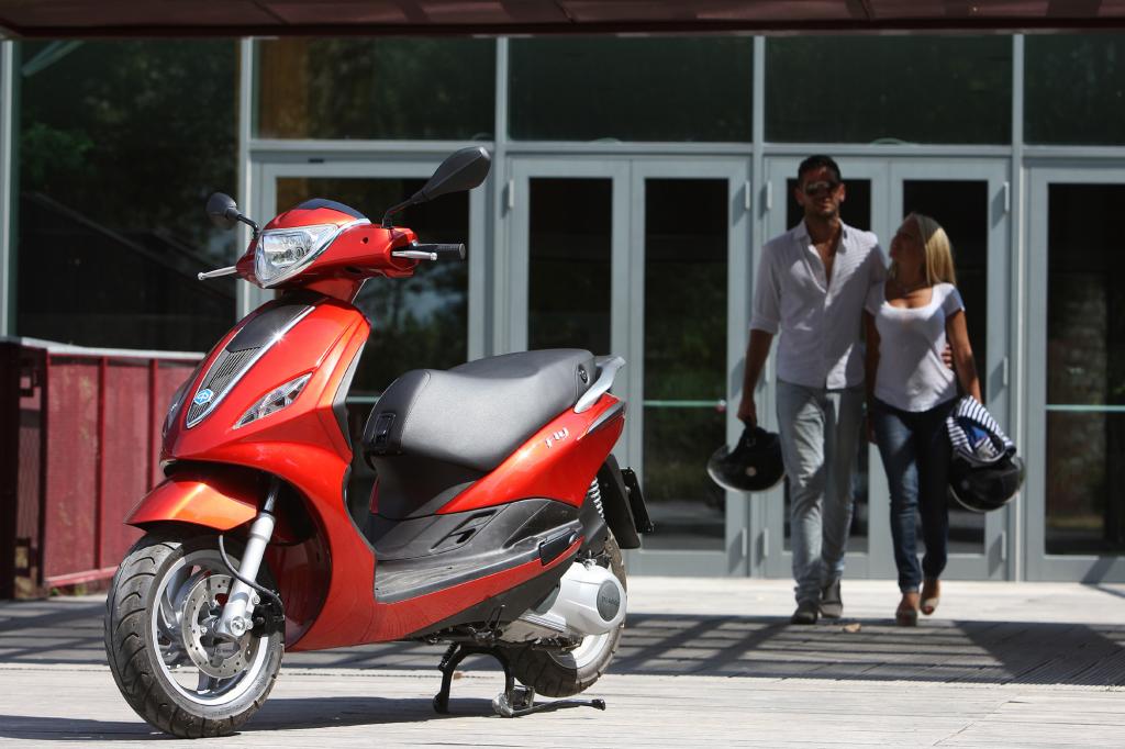Als Antrieb dient ein Einzylinder-Viertaktmotor mit 50ccm- oder 125ccm-Hubraum