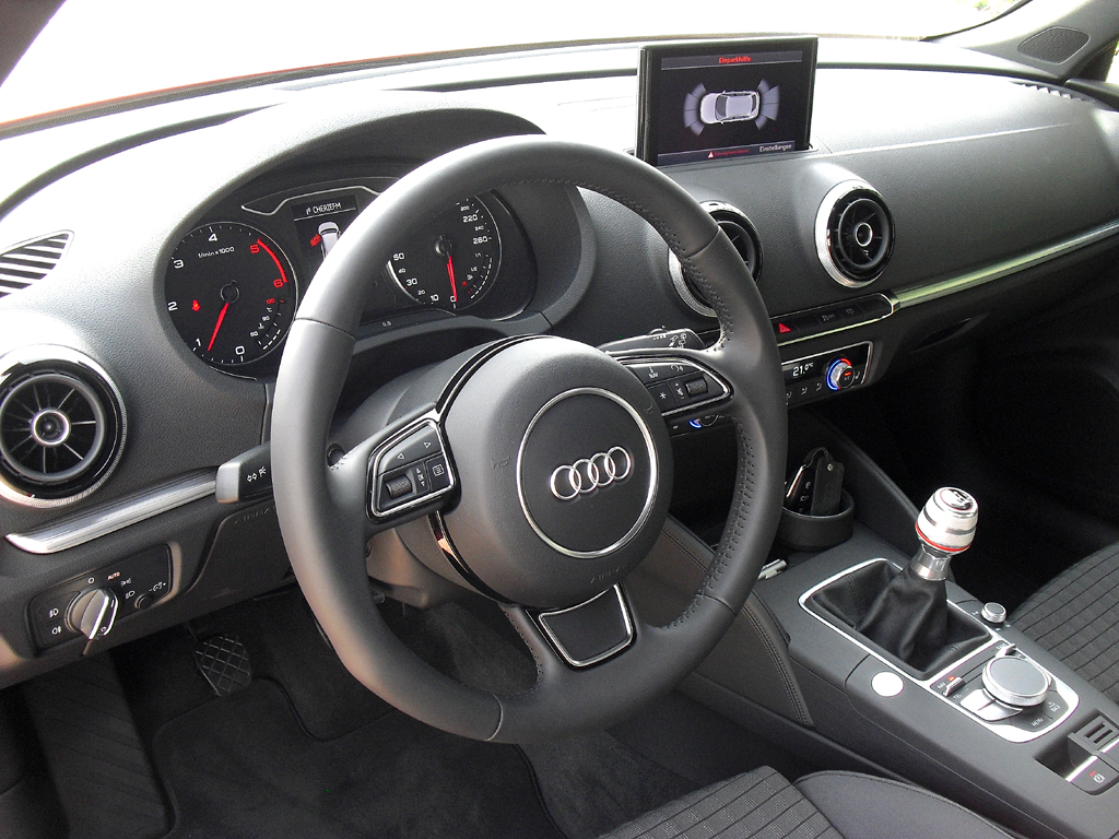 Audi A3 Sportback: Das Cockpit wirkt unterm Strich sogar noch aufgeräumter. 