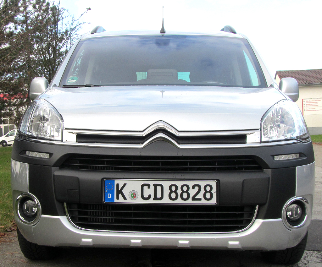 Citroën Berlingo: Blick auf die Frontpartie. 