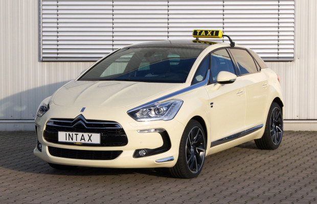 Citroën zeigt DS5 Hybdrid4 als Taxi