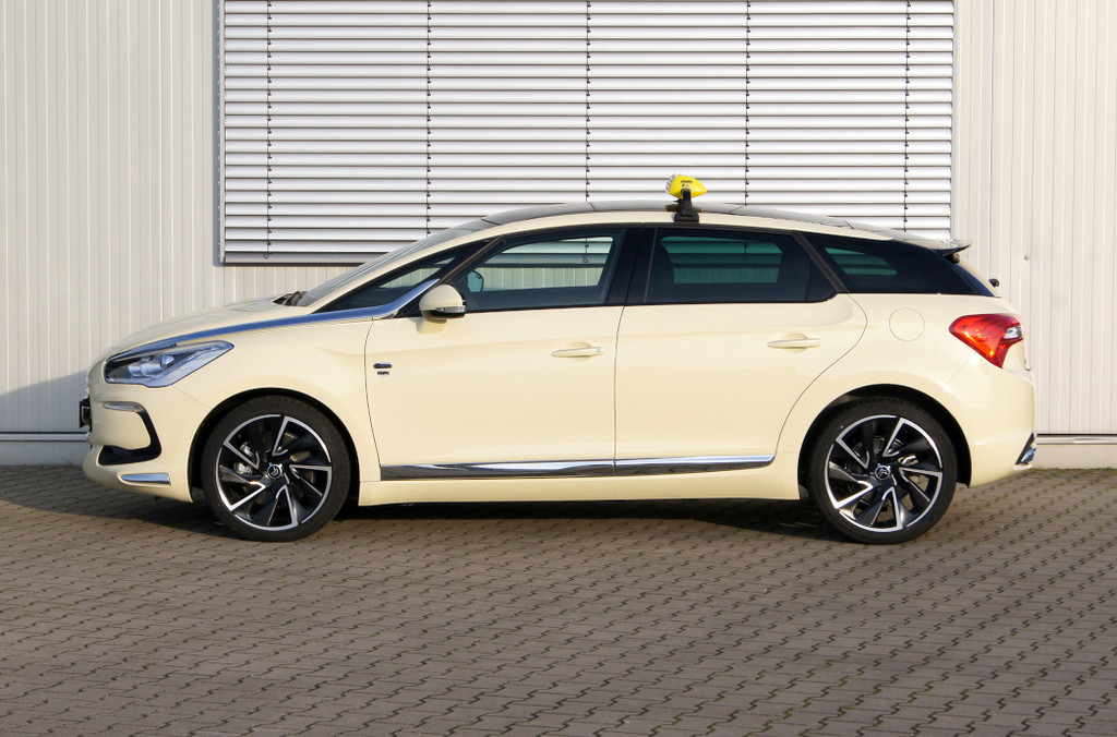 Citroën zeigt DS5 Hybdrid4 als Taxi