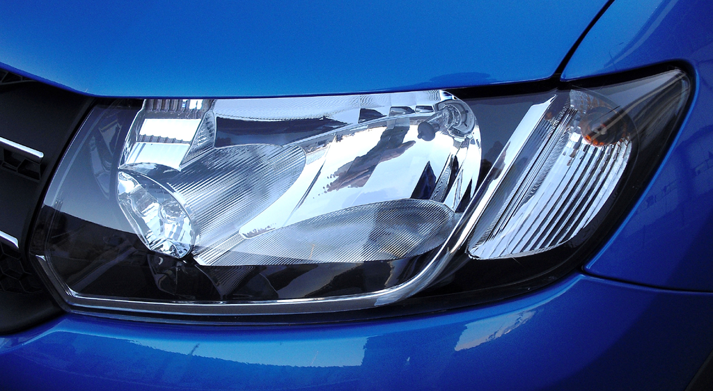 Dacia Sandero Stepway: Moderne Leuchteinheit vorn. 